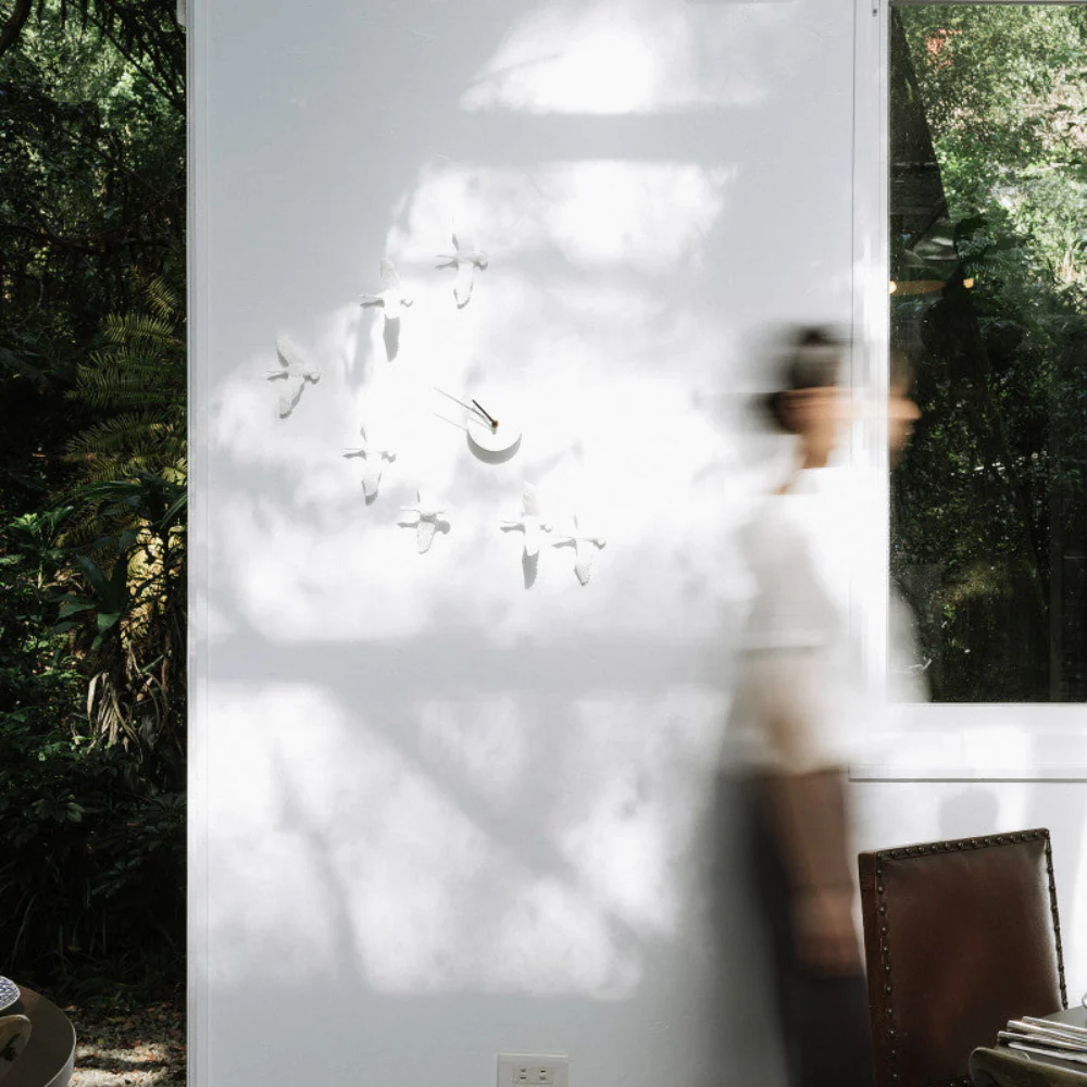 Migratory V Form - Image 7