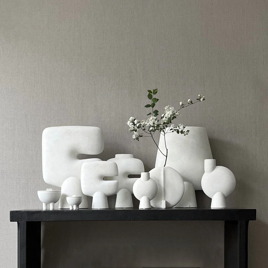 Guggenheim Vase Petit Bone White - Image 5