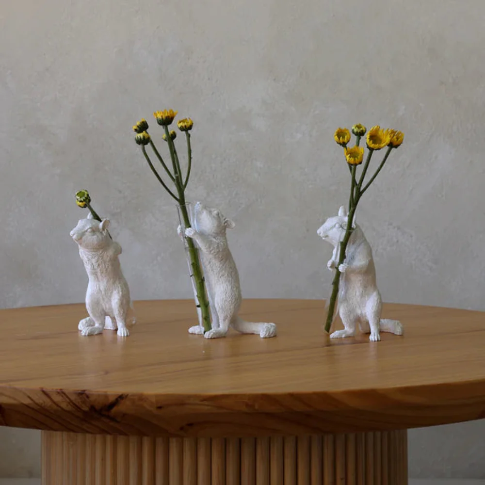 Chipmunk Hold 02 - Image 12